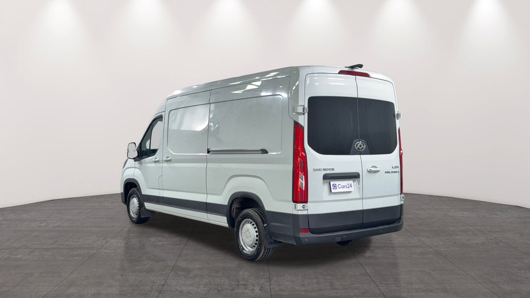 Left Back Diagonal (45- Degree) View