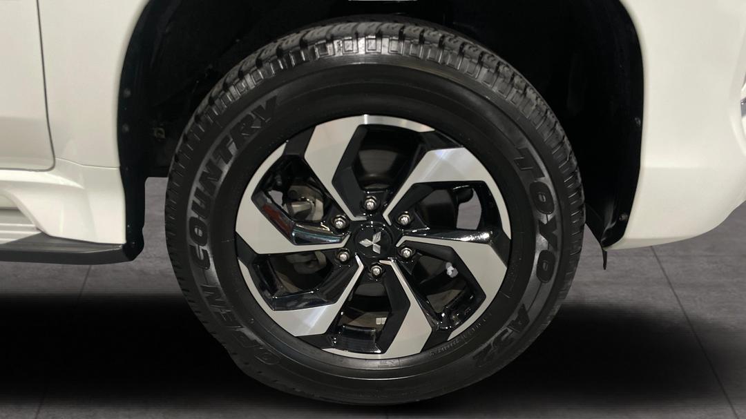 2024 Mitsubishi Pajero Sport Gls (4WD) 7 Seat, Automatic, 28905 km, Right Front Wheel