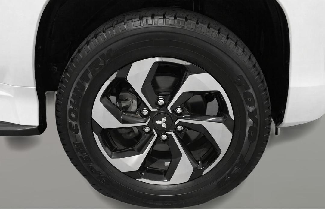 2024 Mitsubishi Pajero Sport Gls (4WD) 7 Seat, Automatic, 28905 km, Right Front Wheel
