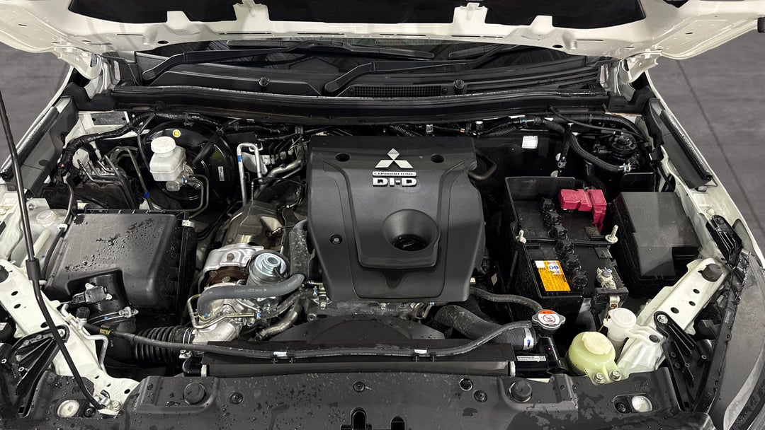 2024 Mitsubishi Pajero Sport Gls (4WD) 7 Seat, Automatic, 38484 km, Open Bonnet (Engine)
