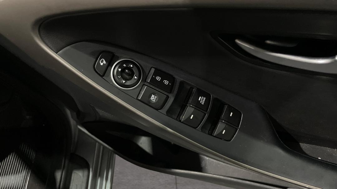 2016 Hyundai i30 Active X, Automatic, 96870 km, Drivers Side Door Panel Controls