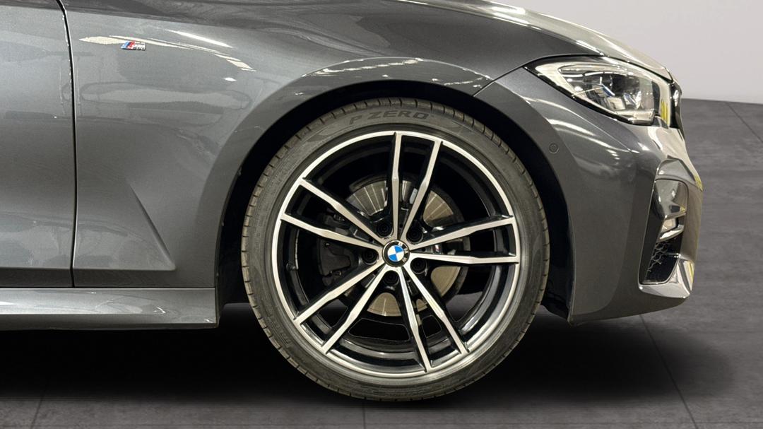 2021 BMW 3 20i M Sport, Automatic, 63676 km, Right Front Wheel