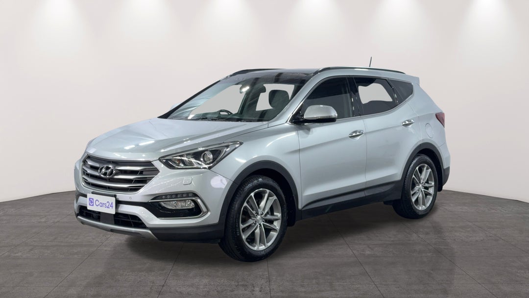 2015 Hyundai Santa Fe Highlander Crdi (4x4), Automatic, 133393 km, Left Front Diagonal (45- Degree) View
