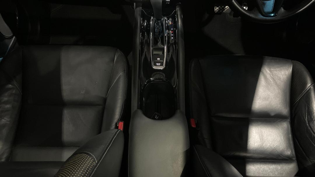 2017 Honda HR-V Vti-l, Automatic, 90918 km, Center Console