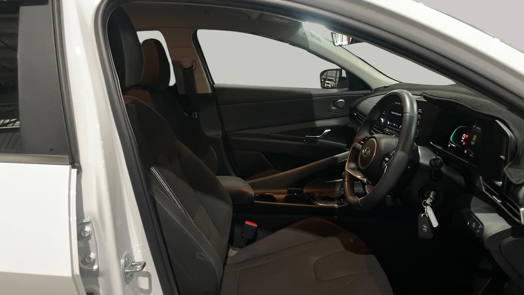 2024 Hyundai i30 Hev 1.6p Dct, Automatic, 11921 km, Right Side Front Door Cabin View