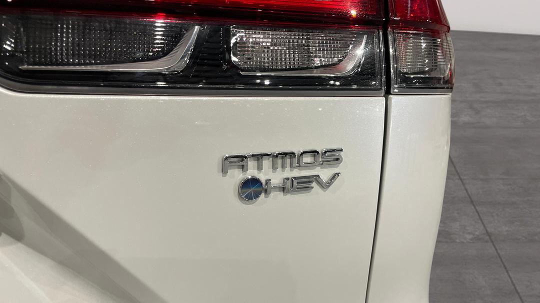 2024 Toyota Corolla Cross Atmos 2WD Hybrid, Automatic, 16977 km, Badge (Boot Right Side)
