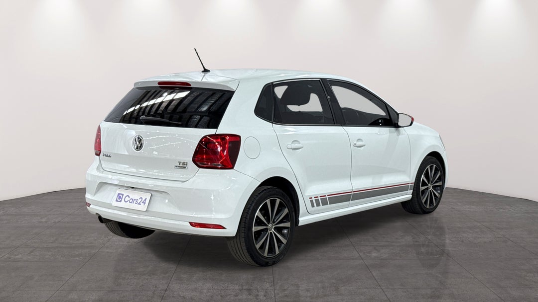 2016 Volkswagen Polo 81 Tsi Comfortline, Automatic, 68611 km, Right Back Diagonal (45- Degree) View