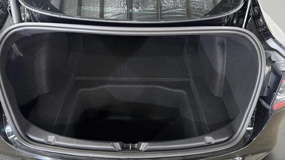 2021 Tesla Model 3 Standard Range Plus RWD, Automatic, 28430 km, Boot Inside View