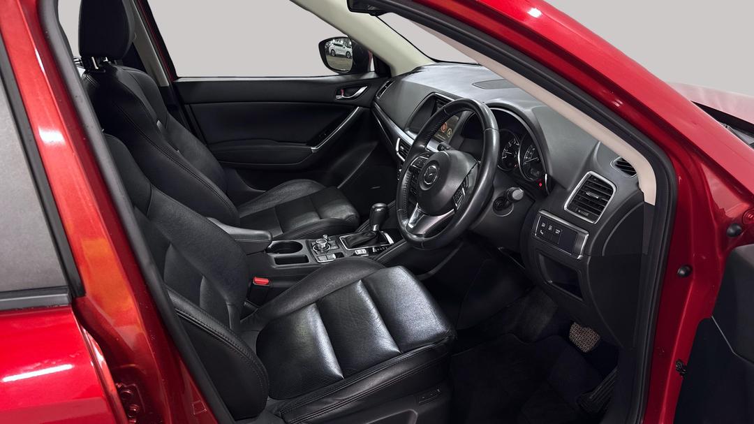 2016 Mazda CX-5 Gt (4x4), Automatic, 67102 km, Right Side Front Door Cabin View