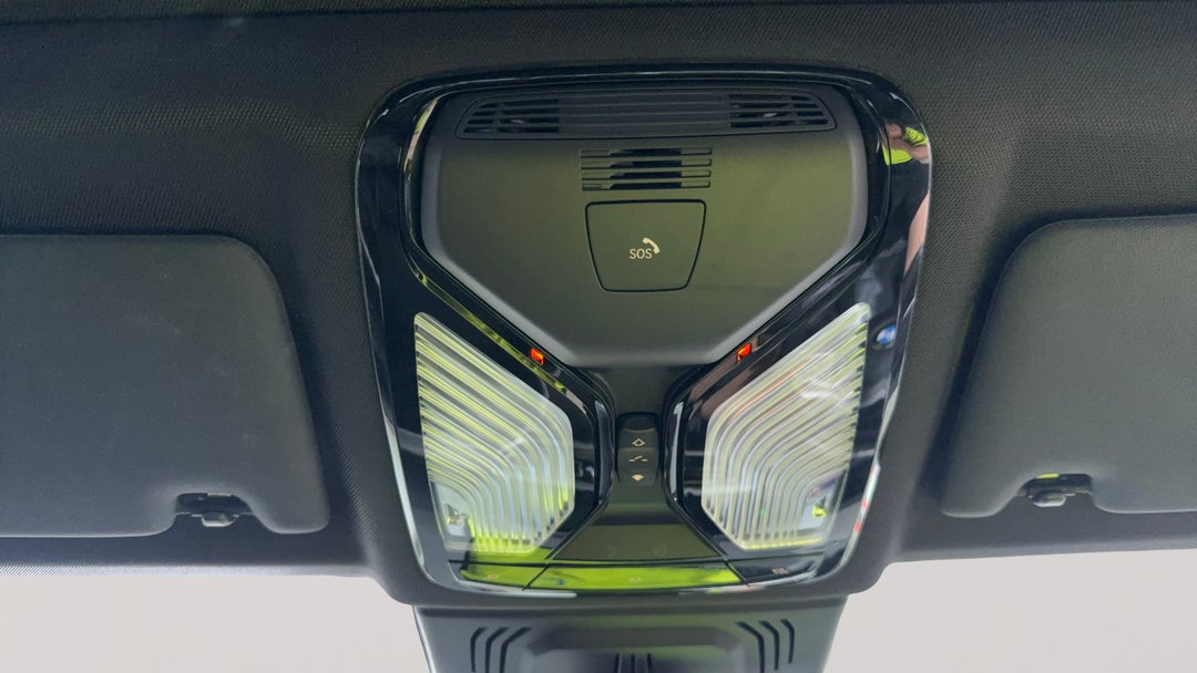 On-Roof Controls/Sunglass holder