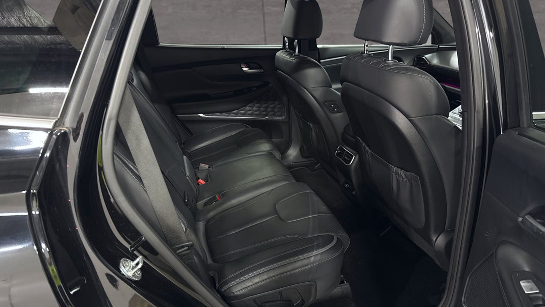 2022 Hyundai Santa Fe Highlander Crdi (AWD), Automatic, 58187 km, Right Side Rear Door Cabin View