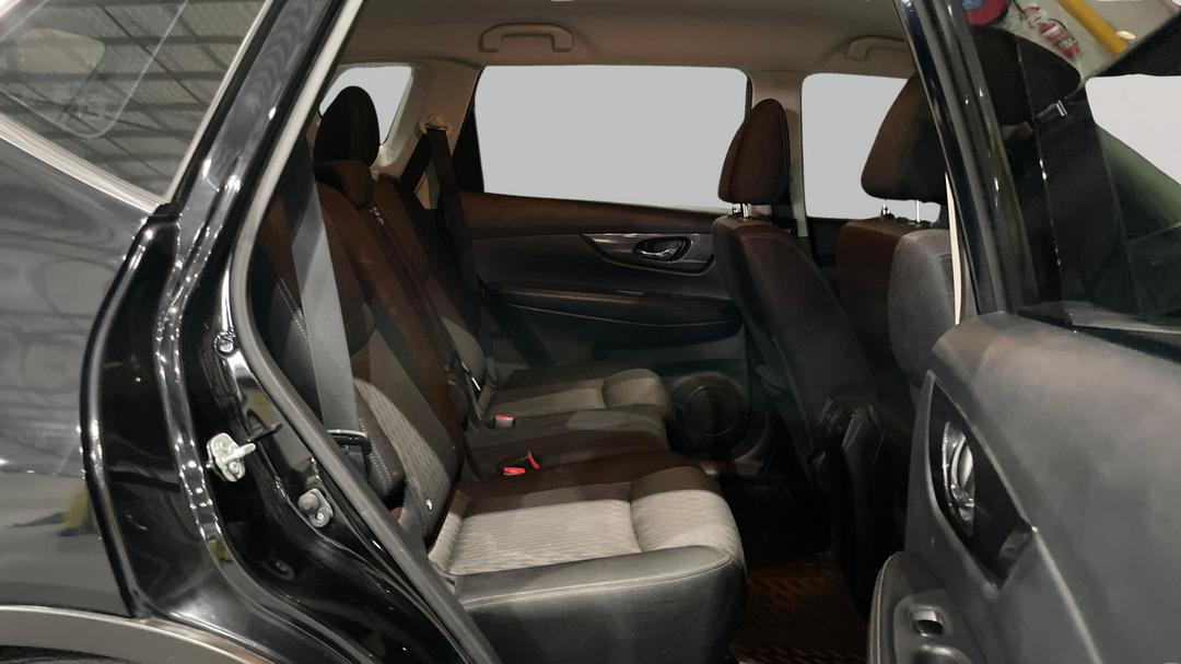 2017 Nissan X-trail St (4x4), Automatic, 132364 km, Right Side Rear Door Cabin View