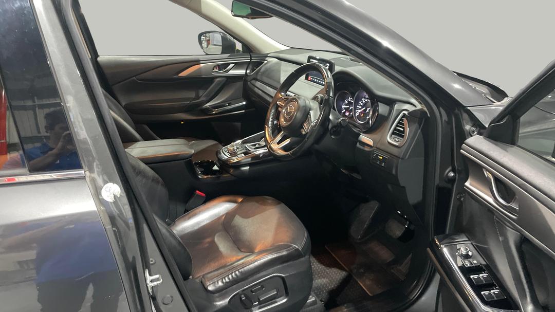 2018 Mazda CX-9 Touring (FWD), Automatic, 159976 km, Right Side Front Door Cabin View