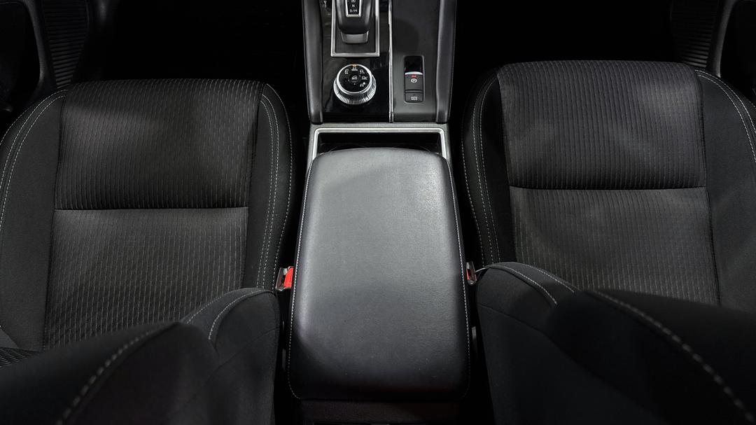 2023 Mitsubishi Outlander Ls 7 Seat (2WD), Automatic, 59322 km, Center Console