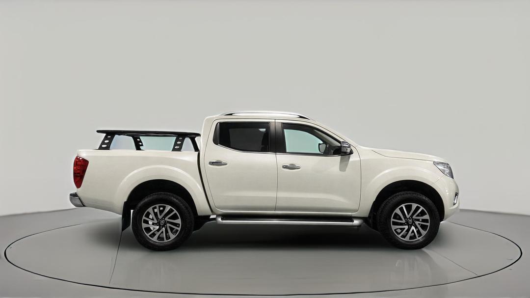 2018 Nissan Navara St-X (4x4), Automatic, 82330 km, Right Side View