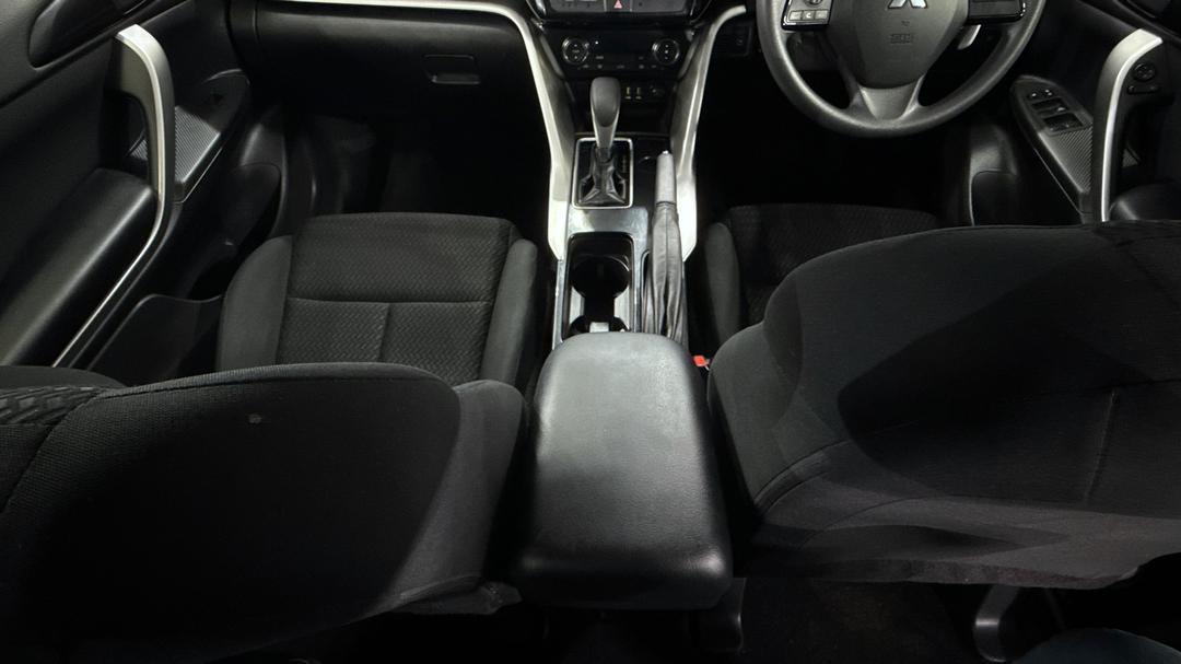 2024 Mitsubishi Eclipse Cross Es (2WD), Automatic, 33409 km, Center Console