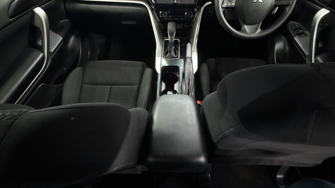 2024 Mitsubishi Eclipse Cross Es (2WD), Automatic, 33409 km, Center Console