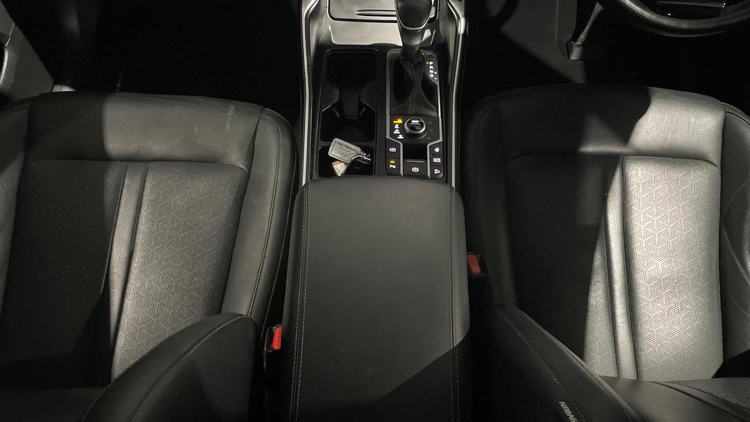 2023 Kia Sorento Sport+ 7 Seat, Automatic, 47633 km, Center Console