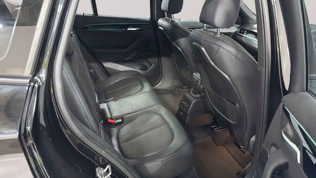 2022 BMW X1 sDrive 20i, Automatic, 38397 km, Right Side Rear Door Cabin View