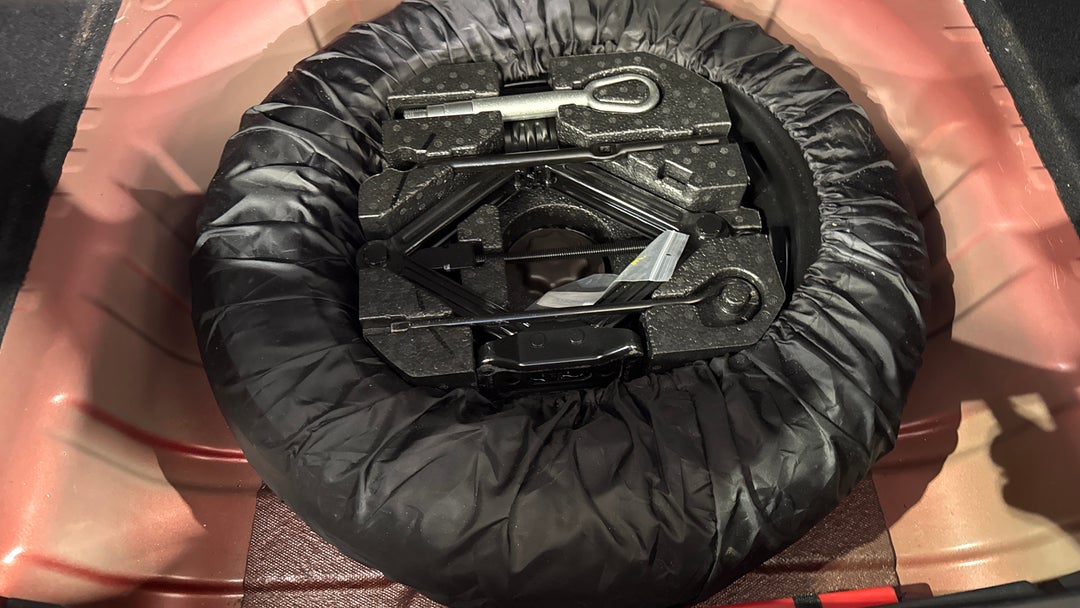 2022 MG ZS Excite, Automatic, 33315 km, Spare Wheel