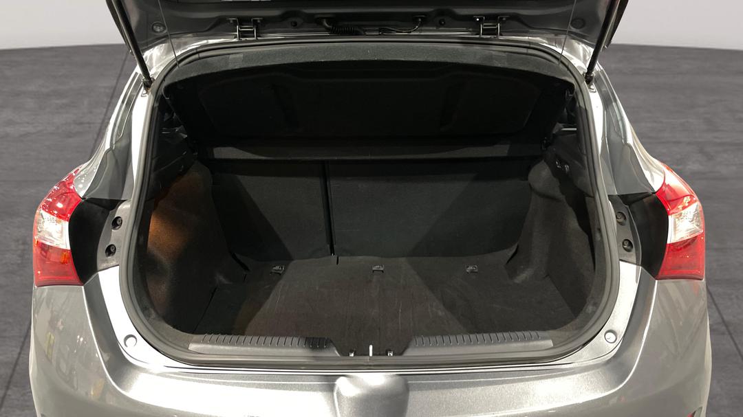 2016 Hyundai i30 Active X, Automatic, 96870 km, Boot Inside View