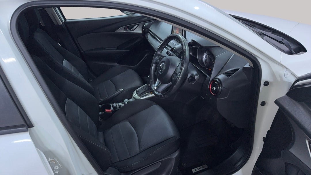 2017 Mazda CX-3 Maxx (FWD), Automatic, 72225 km, Right Side Front Door Cabin View