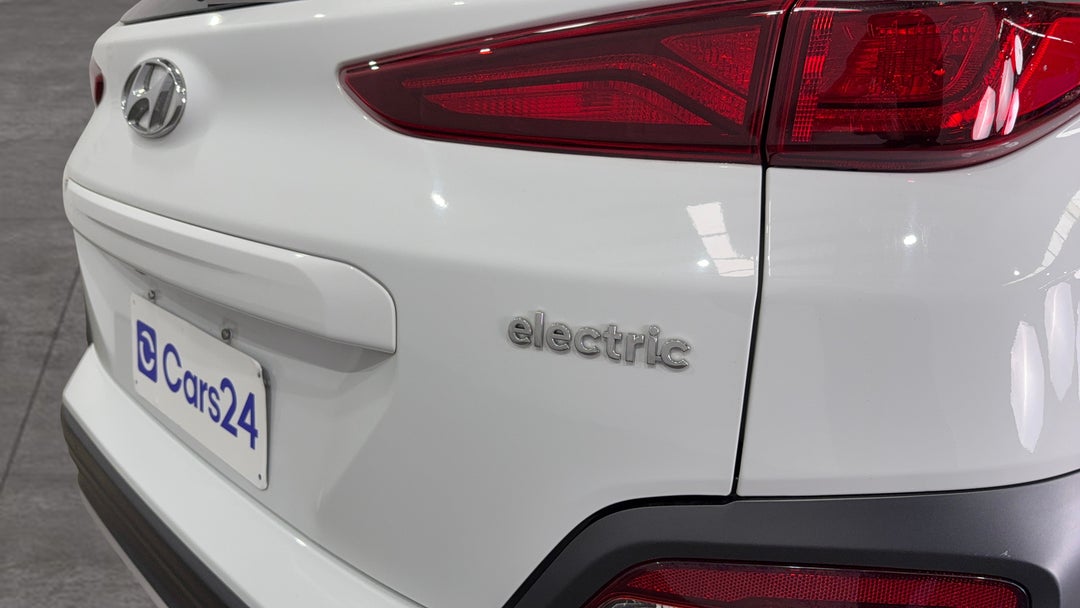 Badge (Boot Right Side)