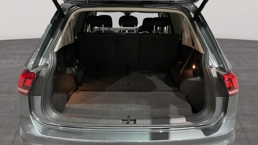 2018 Volkswagen Tiguan 110 Tdi Comfortline, Automatic, 85903 km, Boot Inside View