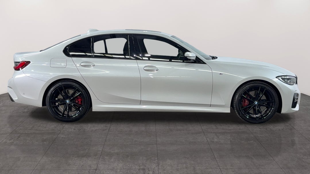 2022 BMW 3 30i M Sport, Automatic, 71167 km, Right Side View
