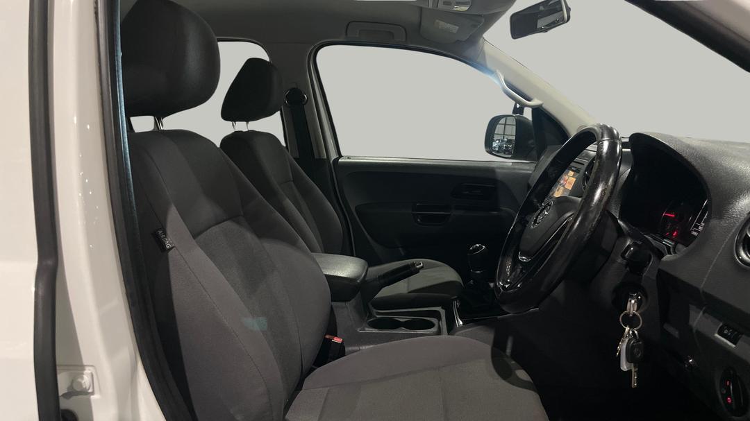 2016 Volkswagen Amarok Tdi340 (4x2), Manual, 126952 km, Right Side Front Door Cabin View