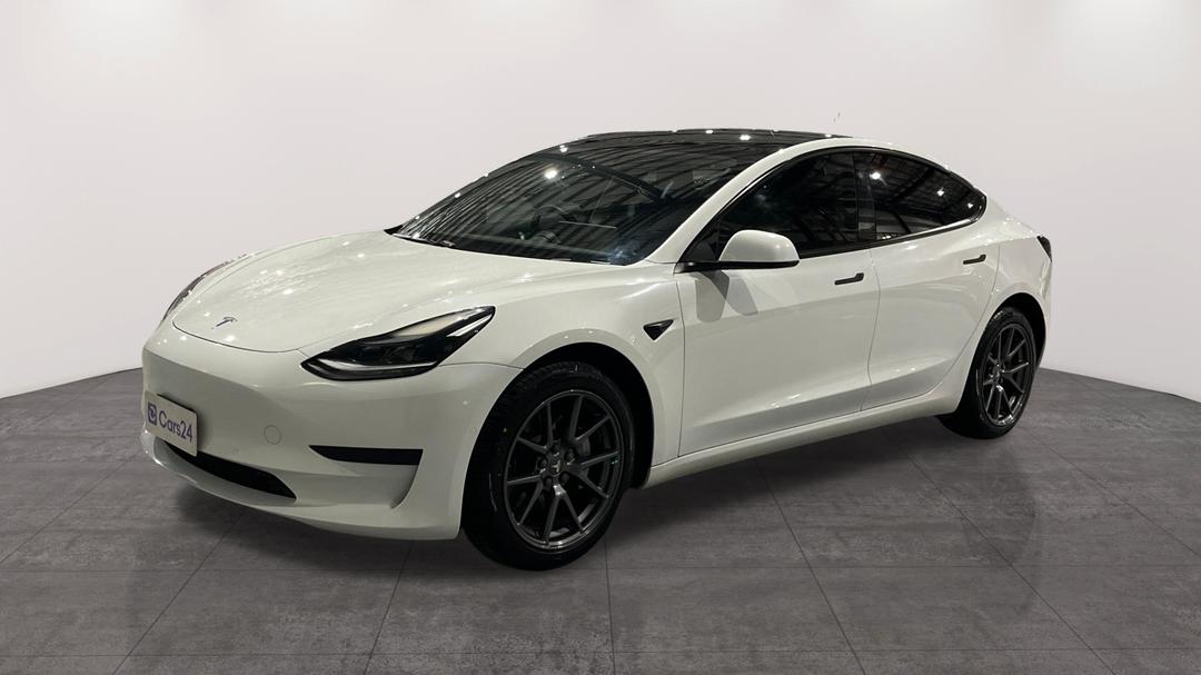 2021 Tesla Model 3 Standard Range Plus RWD, Automatic, 47747 km, Left Front Diagonal (45- Degree) View