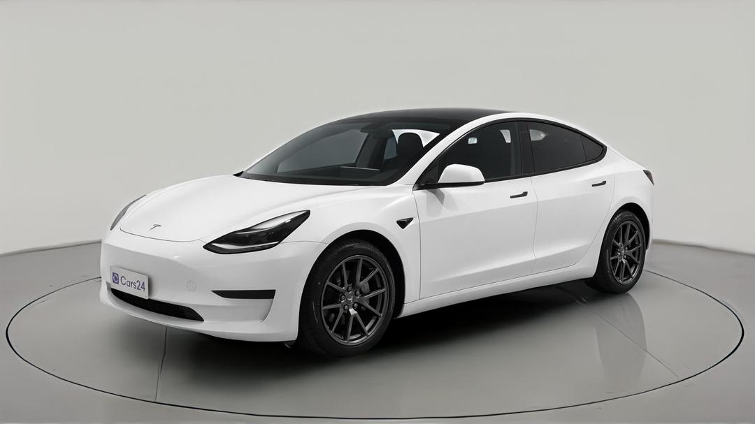 2021 Tesla Model 3 Standard Range Plus RWD, Automatic, 47747 km, Left Front Diagonal (45- Degree) View