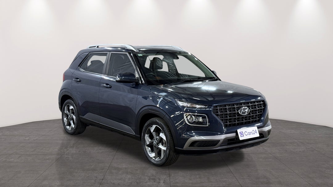2021 Hyundai Venue Active, Automatic, 57458 km, Right Front Diagonal (45- Degree) View