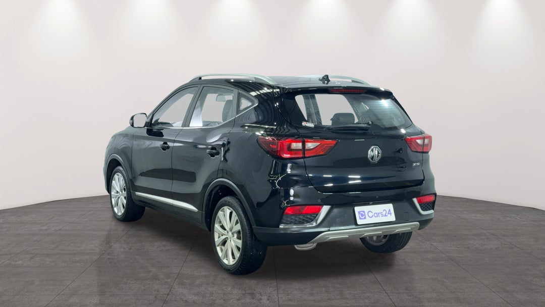 Left Back Diagonal (45- Degree) View