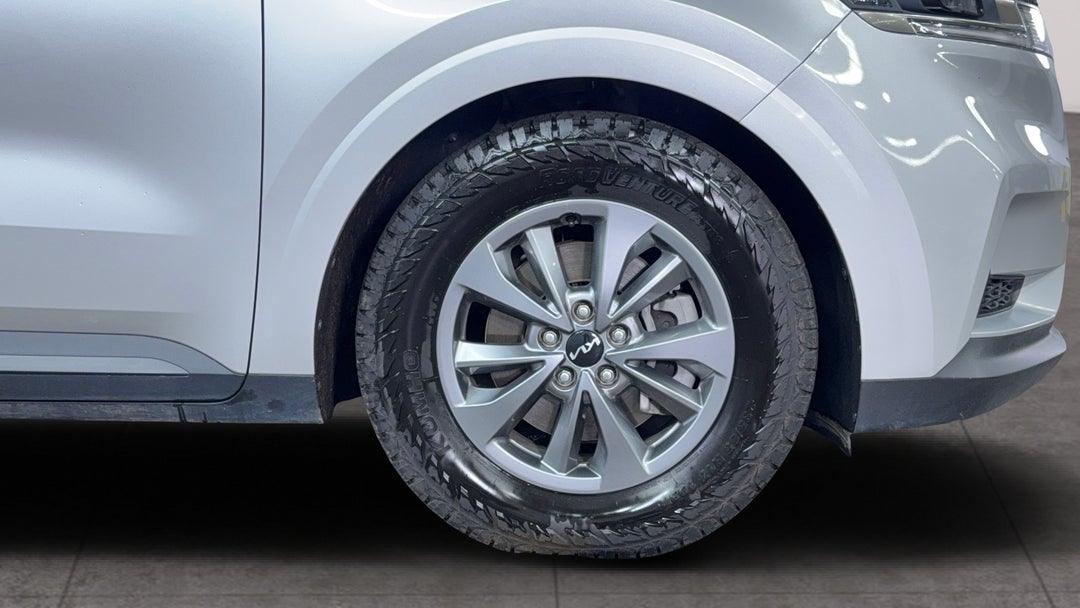 2022 Kia Carnival S, Automatic, 69526 km, Right Front Wheel