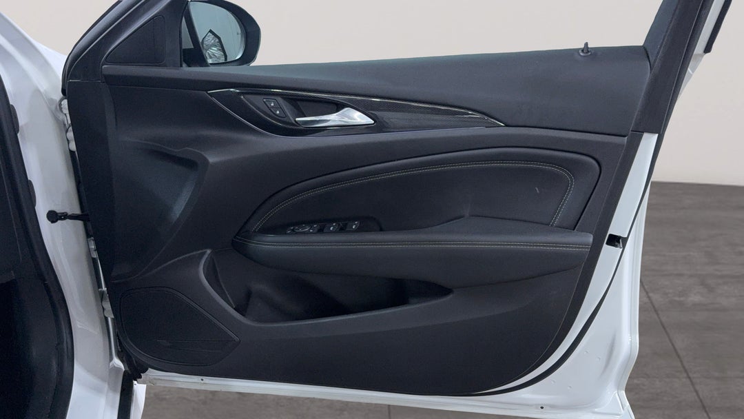 2018 Holden Commodore Rs-v, Automatic, 77855 km, Speaker View