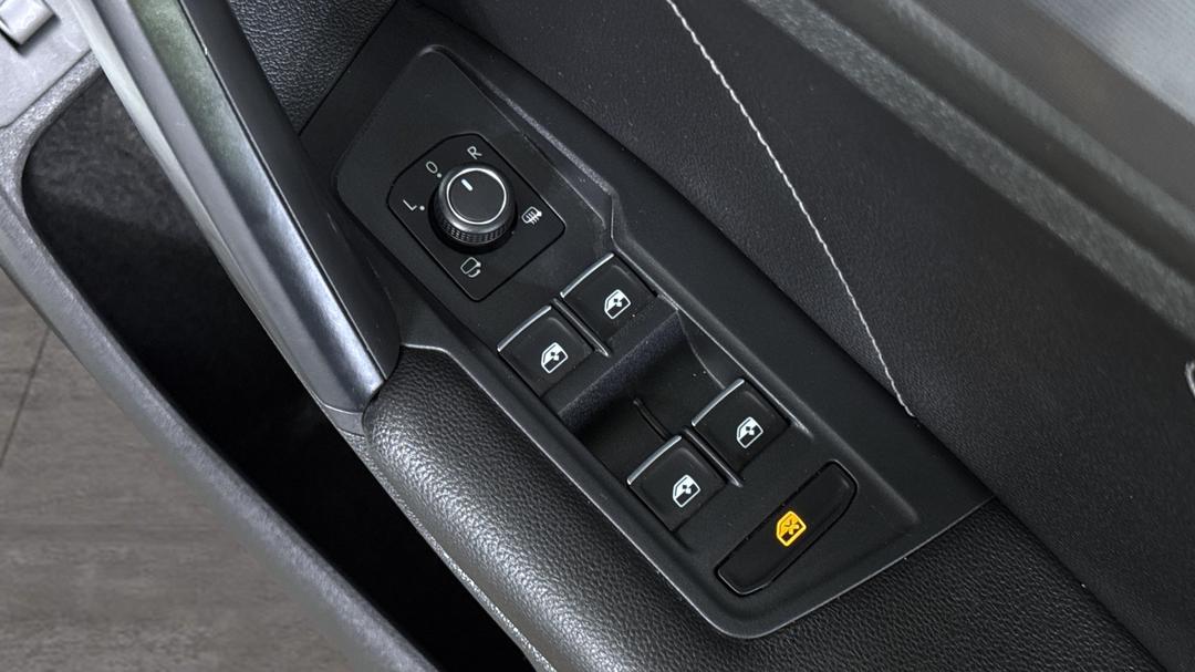 2020 Volkswagen Tiguan 162 Tsi Highline, Automatic, 53180 km, Drivers Side Door Panel Controls