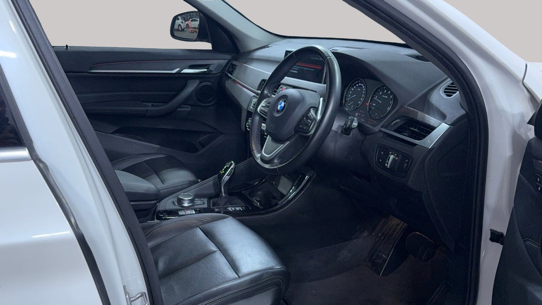 2018 BMW X1 Xdrive 25i, Automatic, 82620 km, Right Side Front Door Cabin View