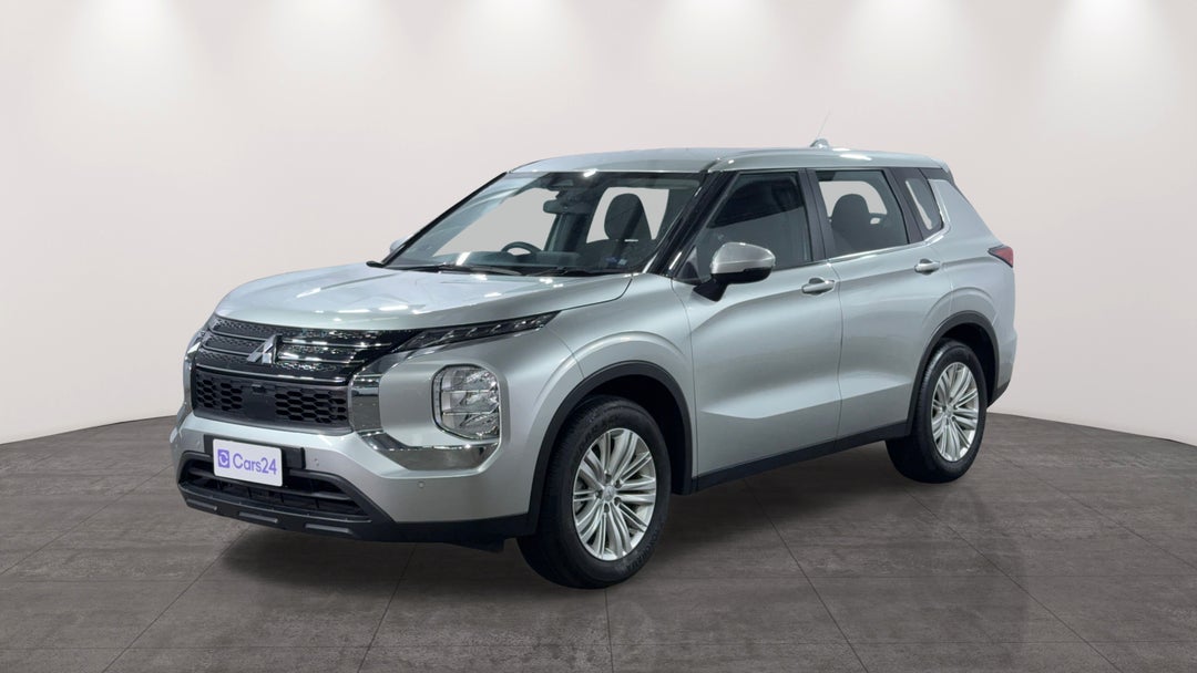 2024 Mitsubishi Outlander Es 5 Seat (2wd), Automatic, 52755 km, Left Front Diagonal (45- Degree) View