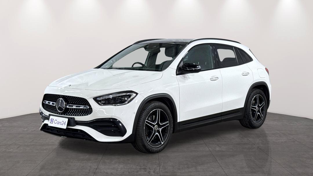 2020 Mercedes-benz GLA 200, Automatic, 72379 km, Left Front Diagonal (45- Degree) View