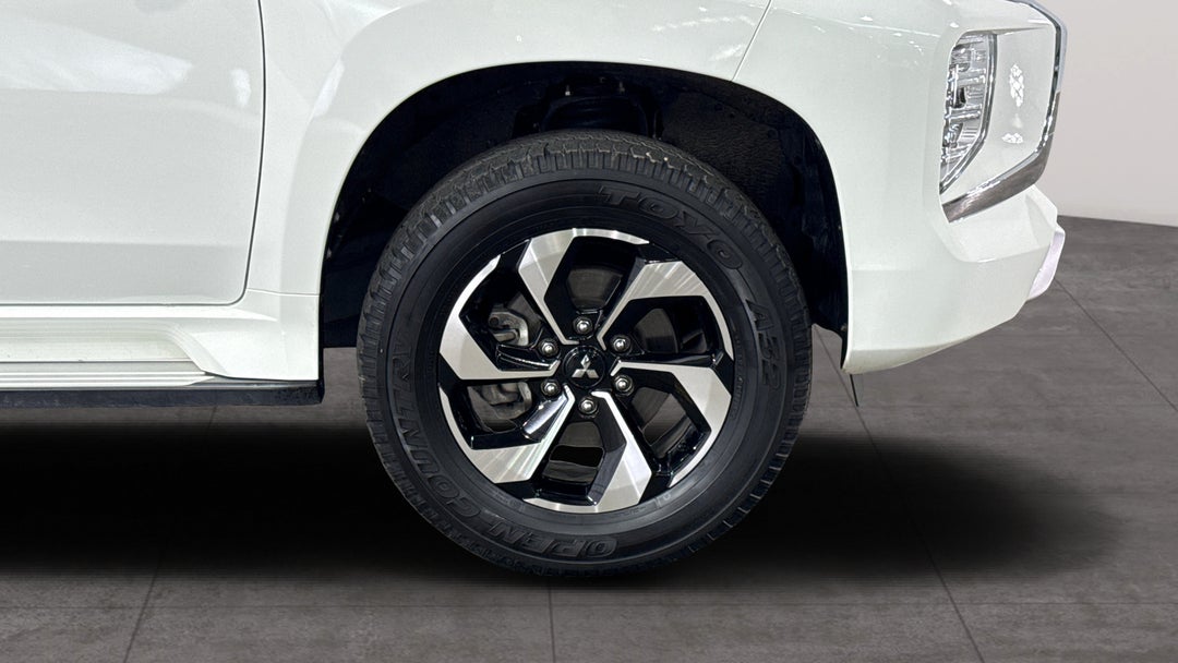 2024 Mitsubishi Pajero Sport Gls (4WD) 7 Seat, Automatic, 38484 km, Right Front Wheel