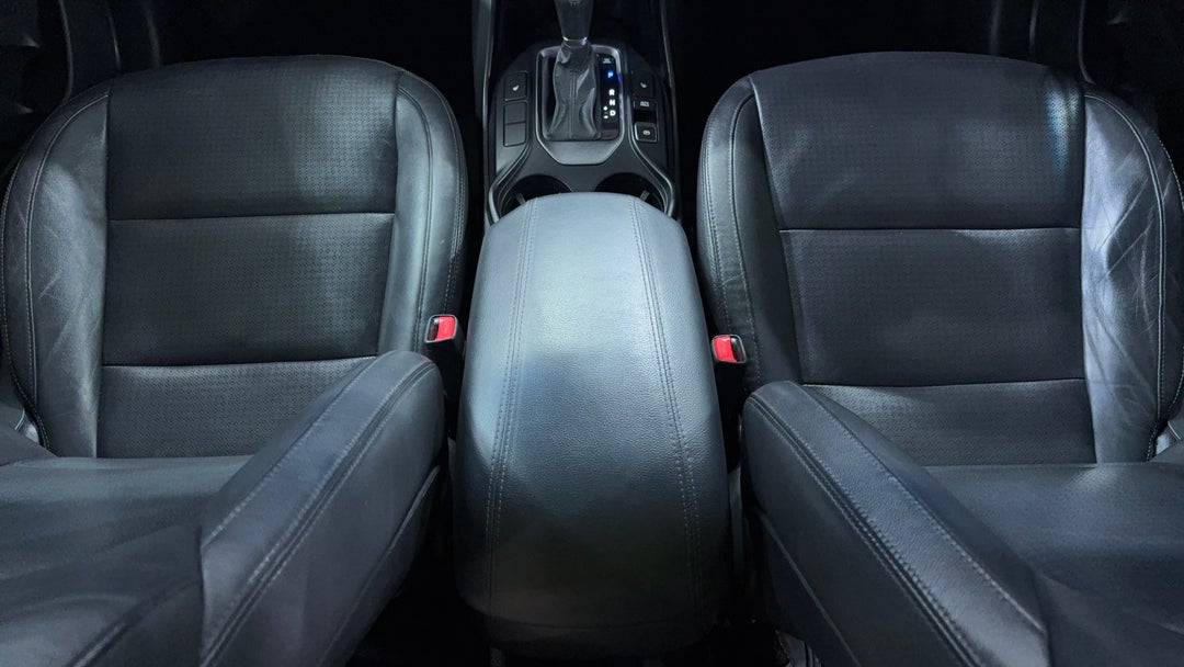 2013 Hyundai Santa Fe Highlander Crdi (4x4), Automatic, 140332 km, Center Console