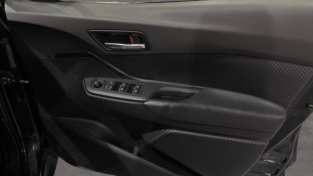 2018 Toyota C-HR (2WD), Automatic, 82458 km, Speaker View