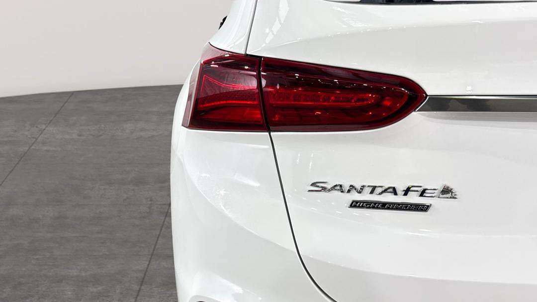 2019 Hyundai Santa Fe Highlander Crdi Blk-bge (AWD), Automatic, 88159 km, Badge (Boot Left Side)