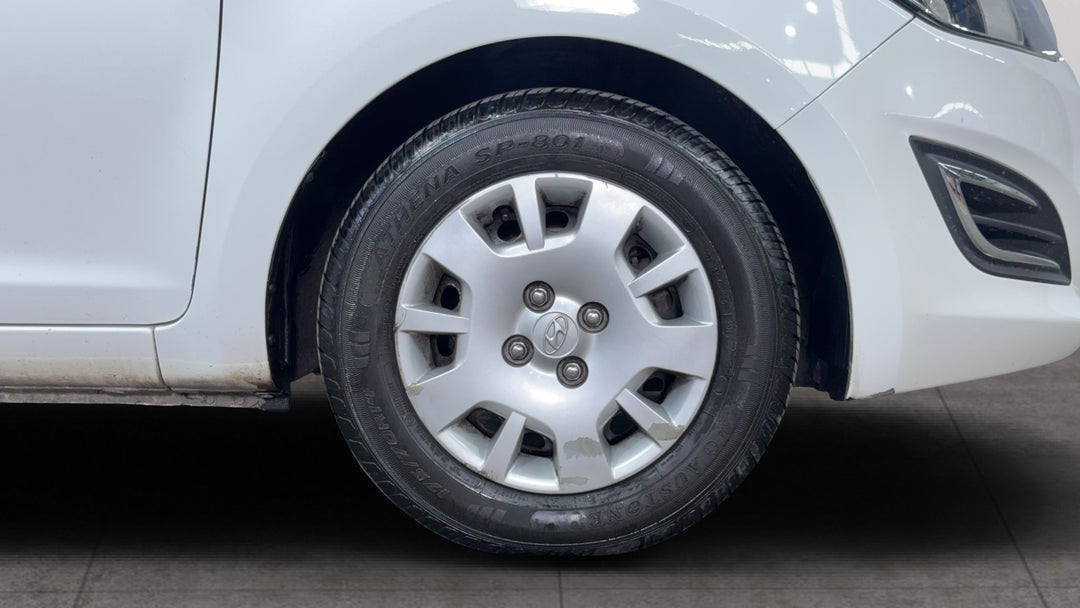 2015 Hyundai I20 Active, Automatic, 115762 km, Right Front Wheel