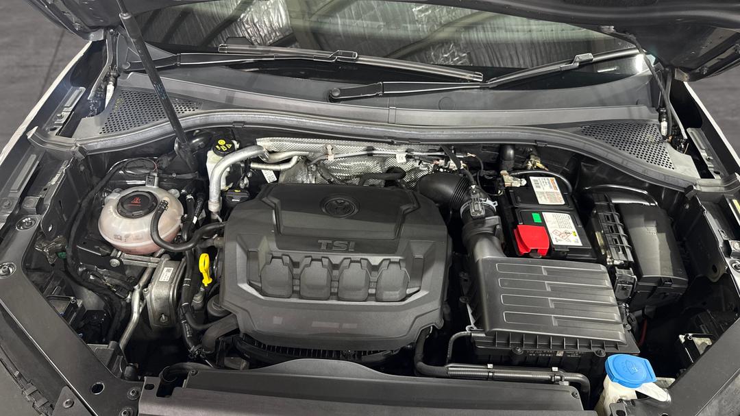 2019 Volkswagen Tiguan 132 Tsi R-line Edition, Automatic, 73872 km, Open Bonnet (Engine)