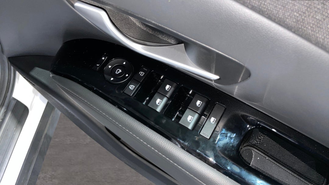 2025 Hyundai Tucson Premium Hybrid (AWD), Automatic, 10997 km, Drivers Side Door Panel Controls
