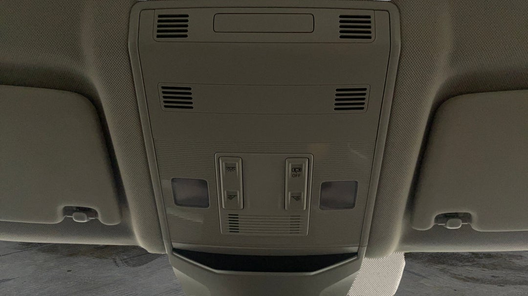 On-Roof Controls/Sunglass holder