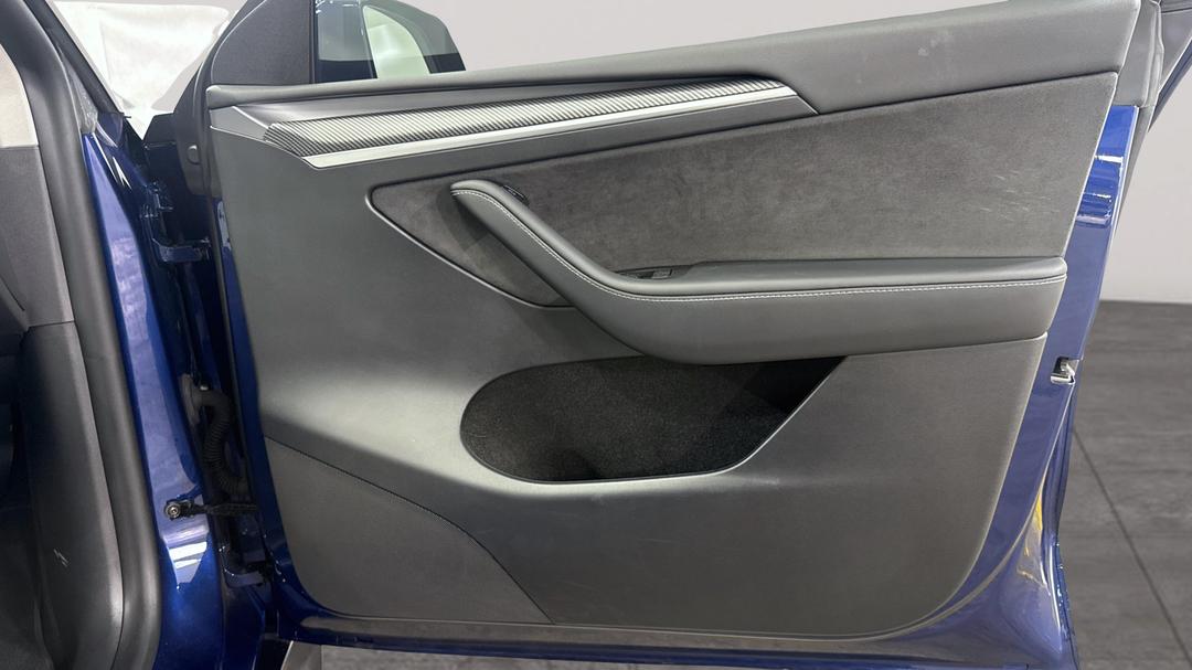 2023 Tesla Model Y Rear-wheel Drive, Automatic, 21248 km, Speaker View
