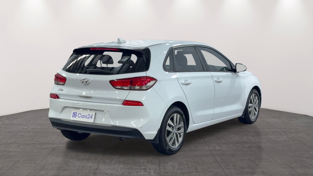 Right Back Diagonal (45- Degree) View